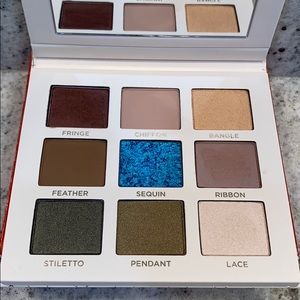 Beautycounter Iconic Eyeshadow palette